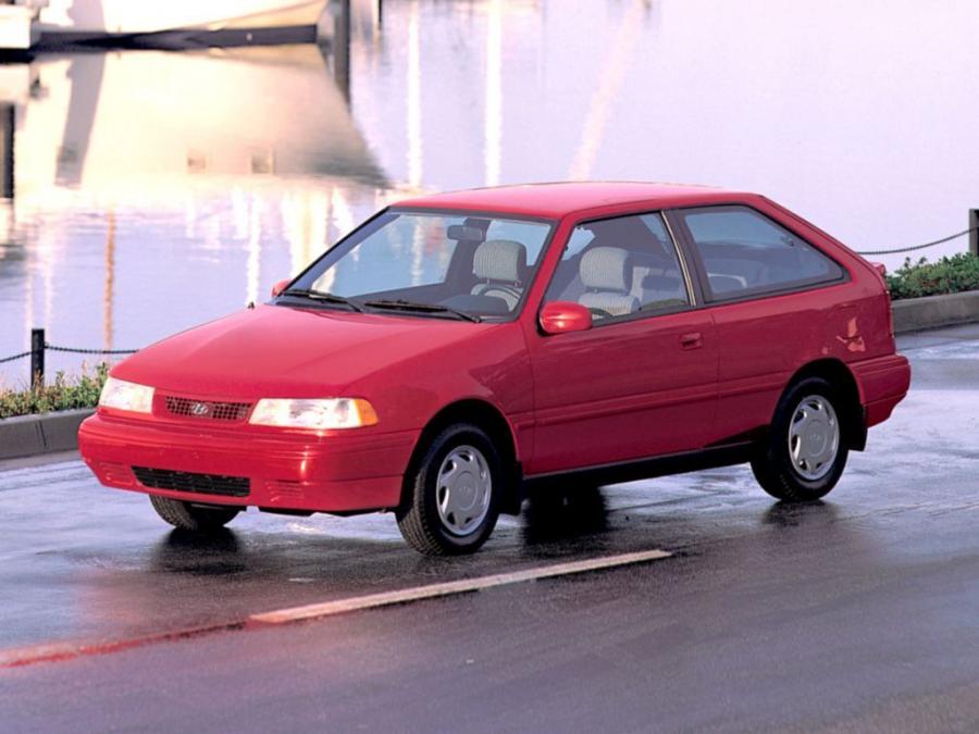  Hyundai Excel 3-Door 1992 года  (фото 3 из 4)